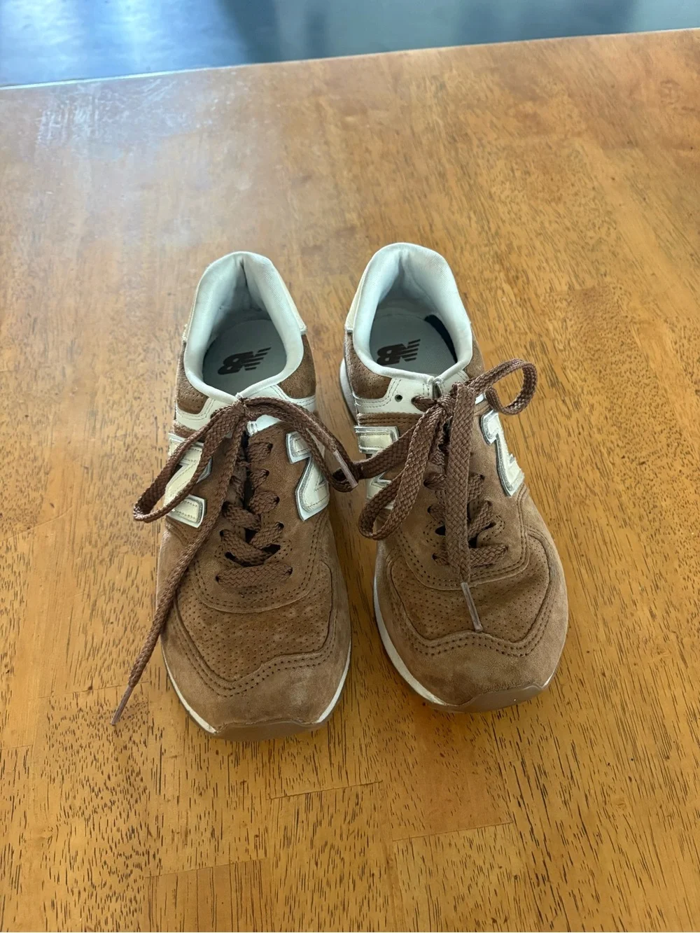 New balance, tennis shoes